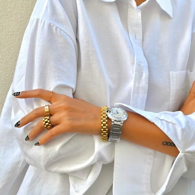 Anillo de belleza de eslabones minimalistas anchos bañado en oro de 18 k