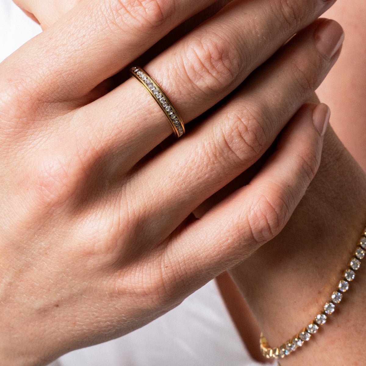 Anillo Brillante Giratorio Chapado en Oro de 18k