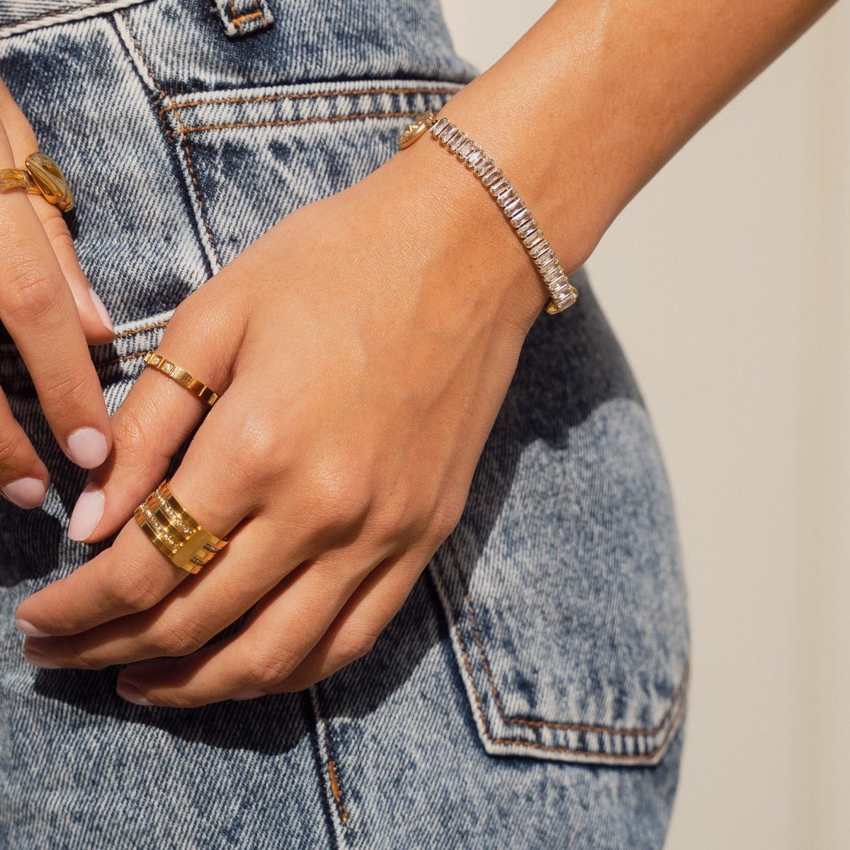 Anillo Caviar Stack bañado en oro de 18 quilates