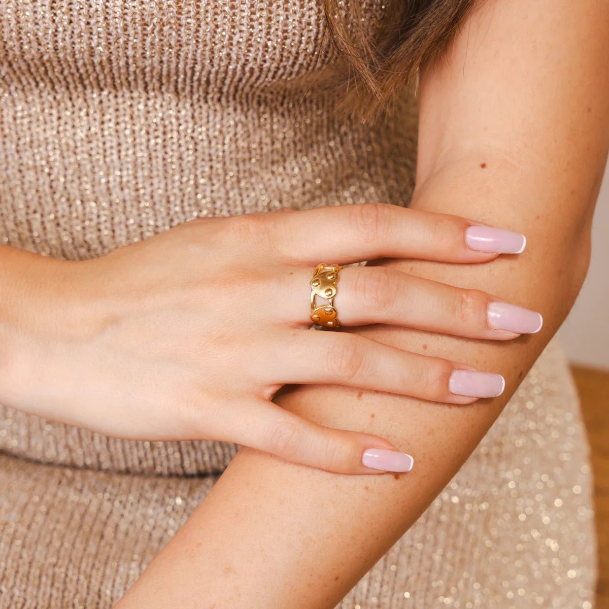 Anillo ajustable Corazón Eterno bañado en oro de 18 quilates