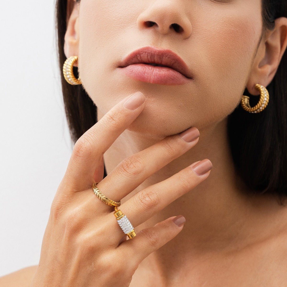 Anillo giratorio Glitz bañado en oro de 18 quilates