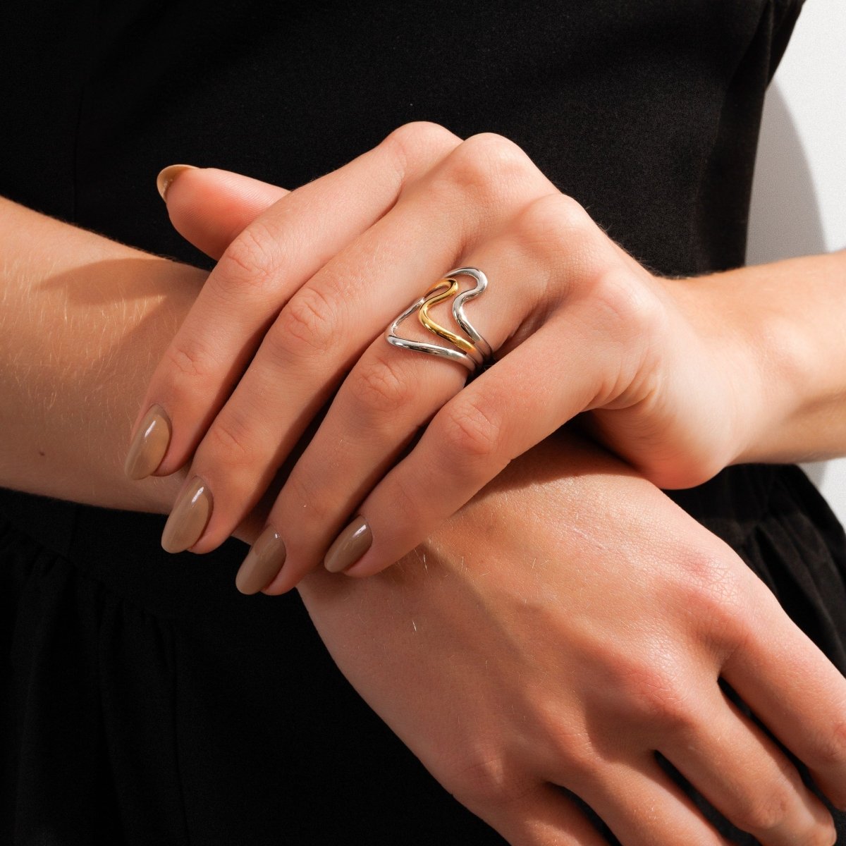 Anillo ajustable Dual Harmony con baño mixto de oro y plata