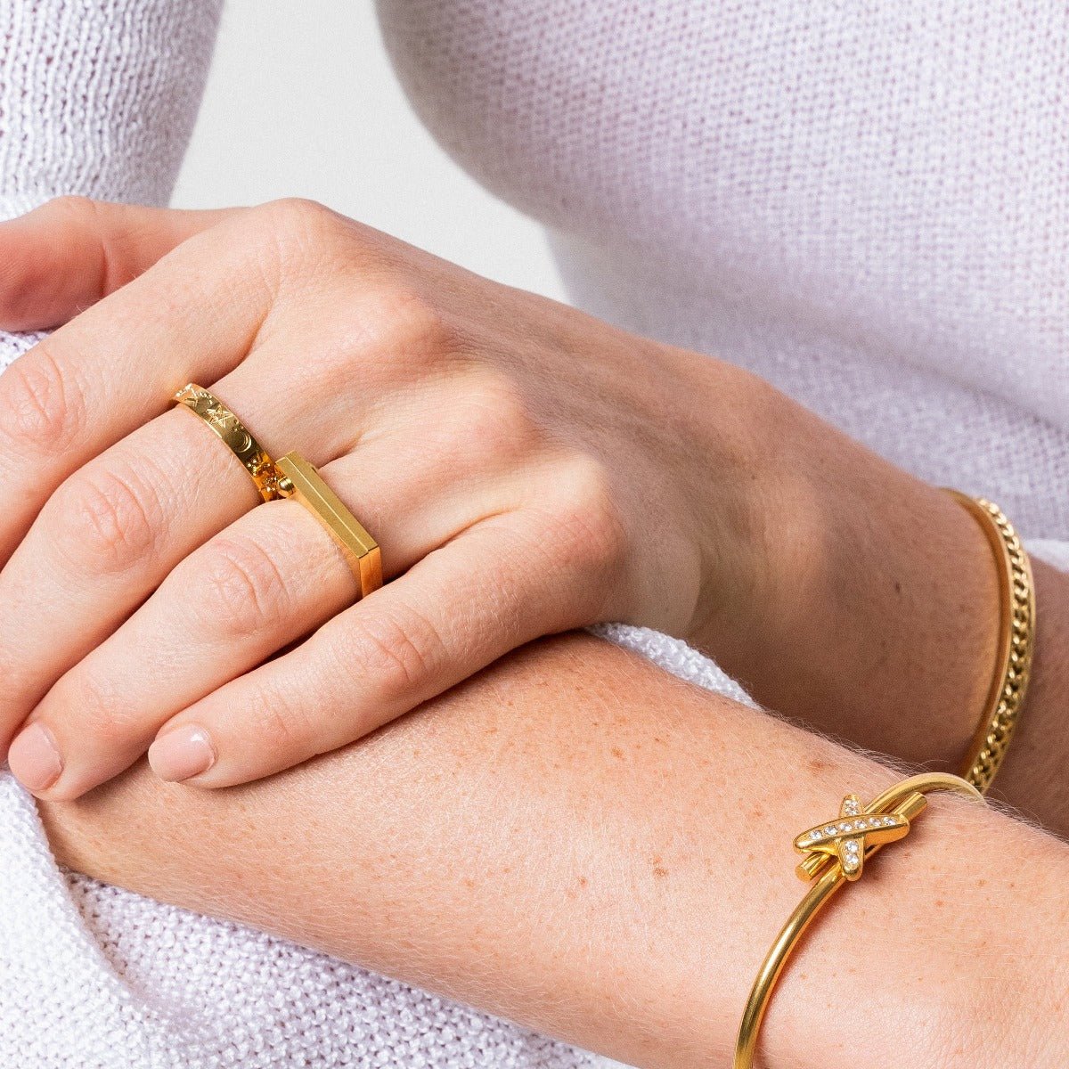 Anillo de rosca bañado en oro de 18k