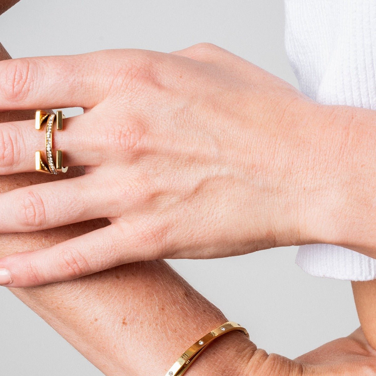 Anillo de la Verdad bañado en oro de 18k