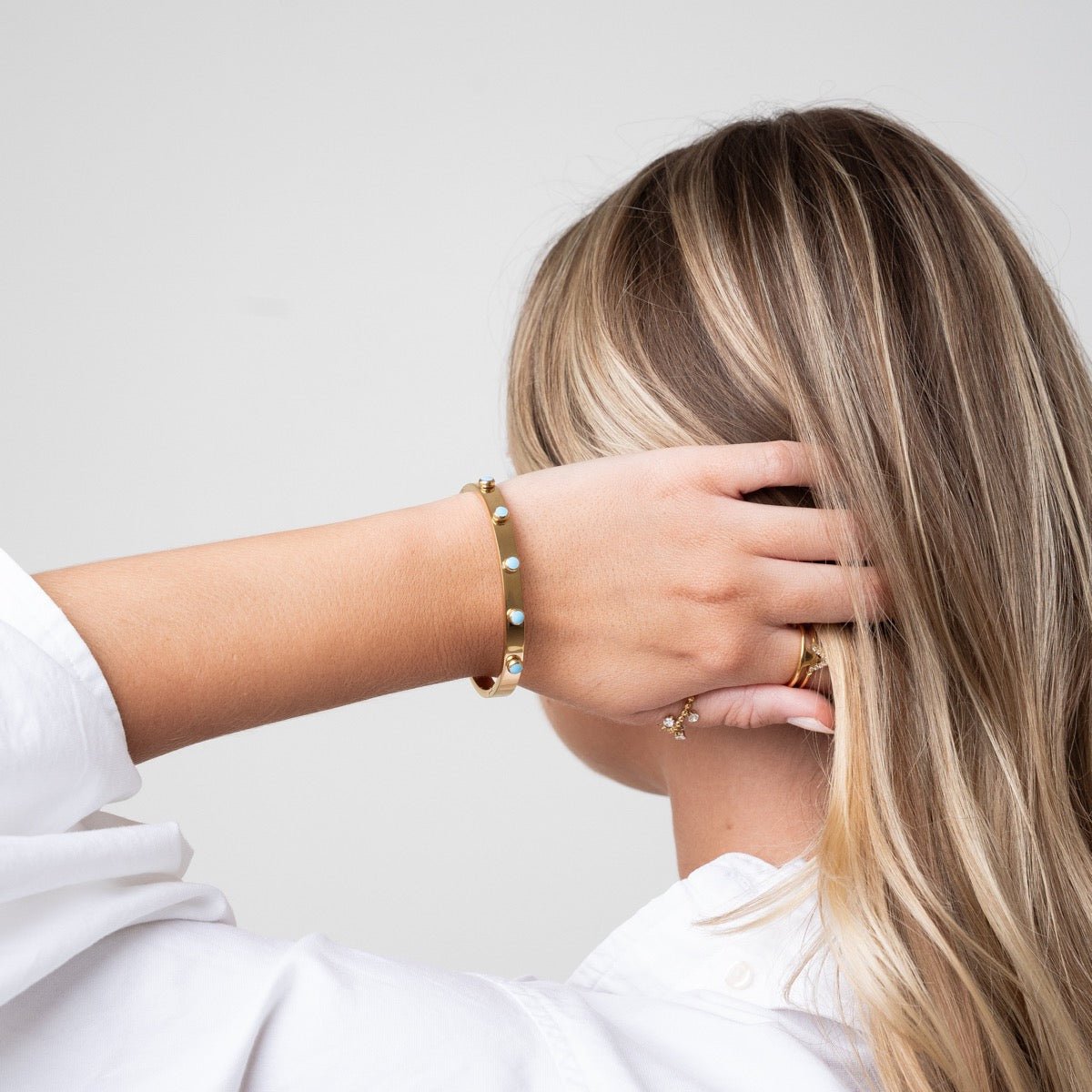 Pulsera de piedra aguamarina bañada en oro de 18 quilates