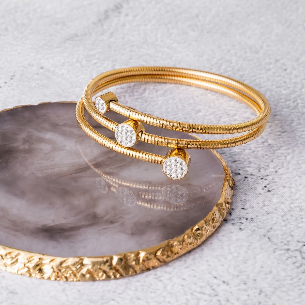 Pulsera Espiral con Cristales Bañados en Oro de 18k