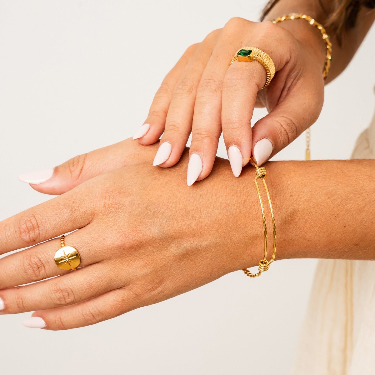 Delicada pulsera Eva bañada en oro de 18 quilates