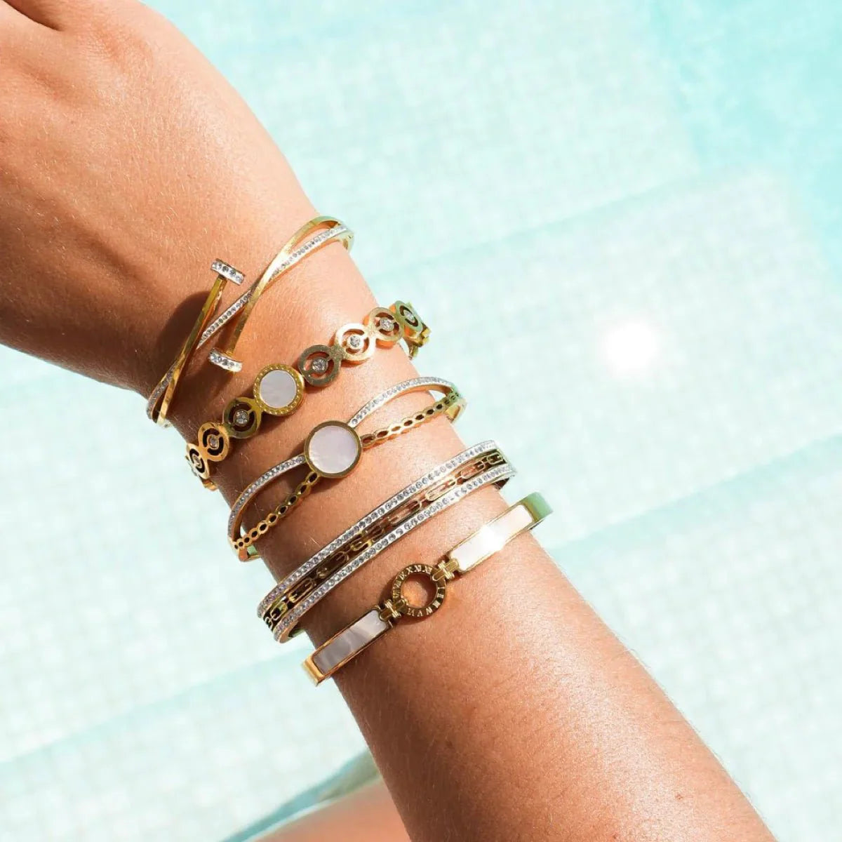 Pulsera Ivy con cristales de piedra bañada en oro de 18k