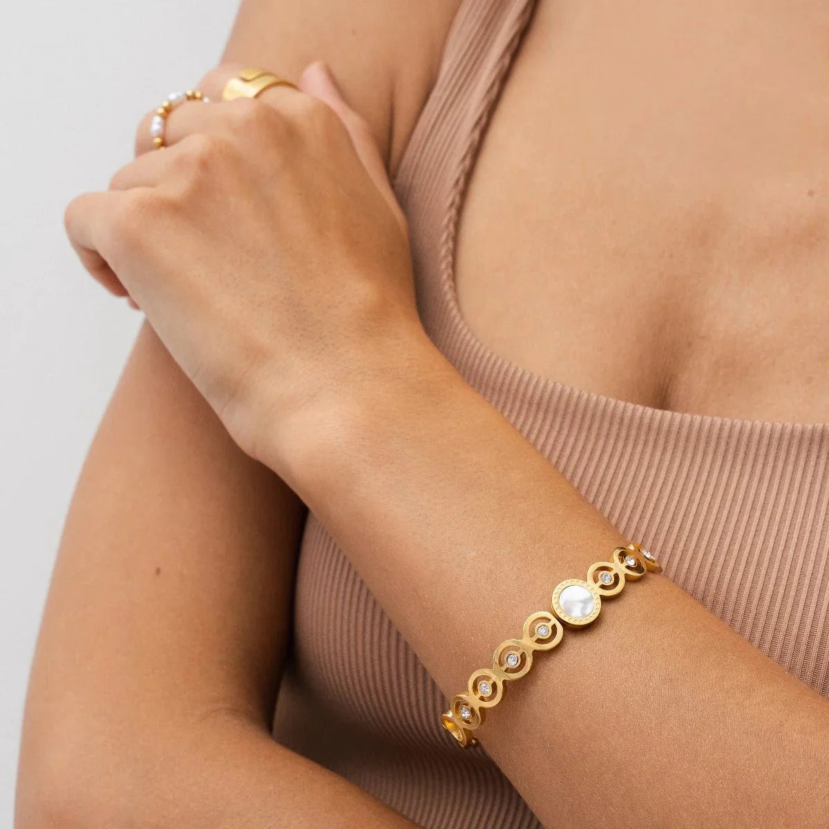 Pulsera Olivia con circonitas bañada en oro de 18 quilates