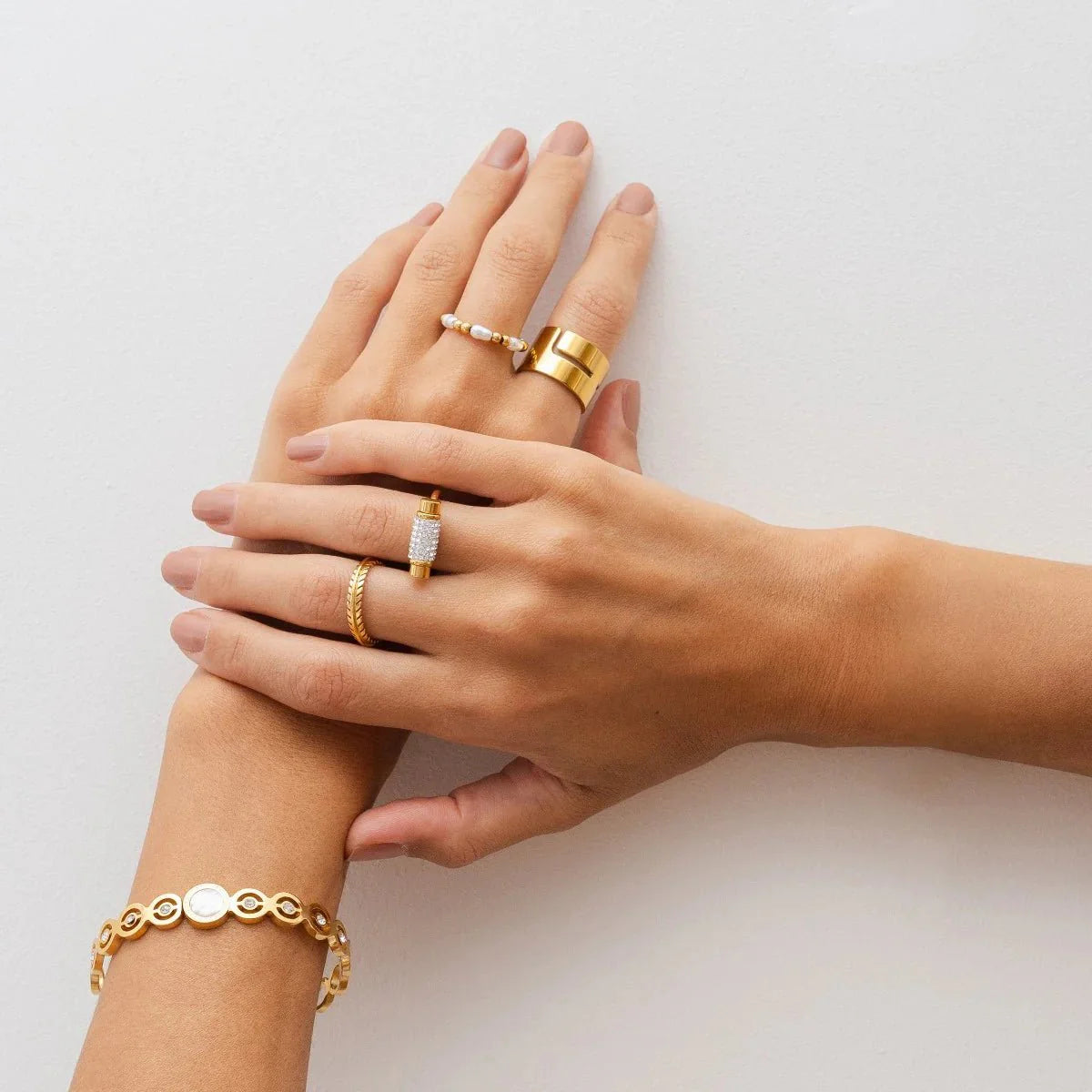 Pulsera Olivia con circonitas bañada en oro de 18 quilates