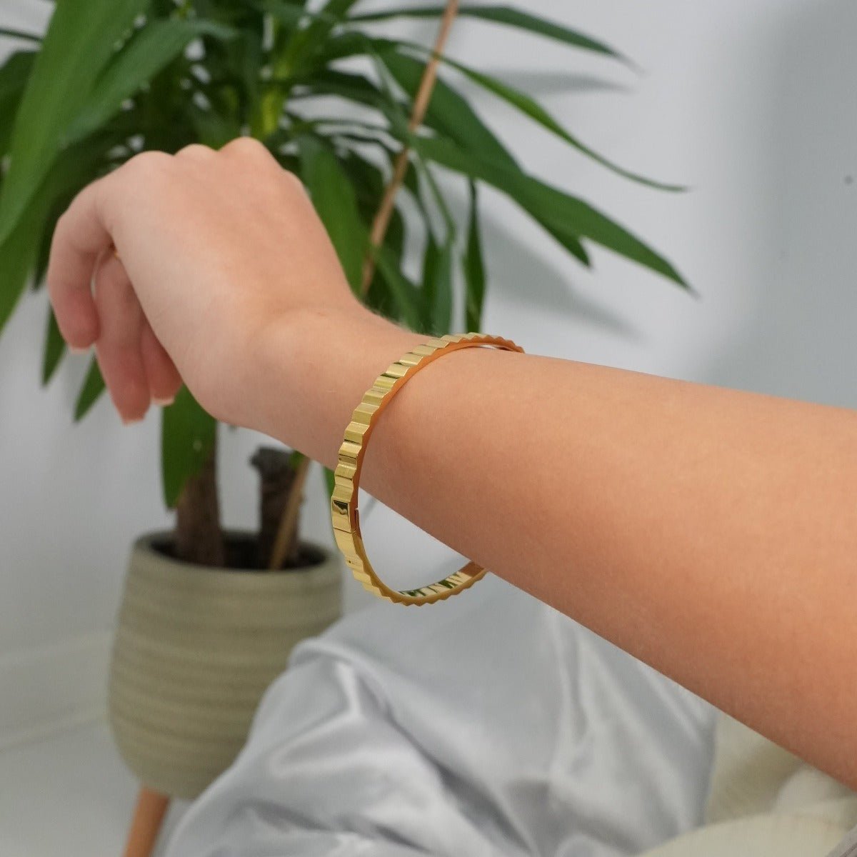 Pulsera Ondulada Chapada en Oro de 18k