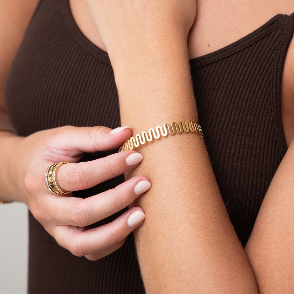 Pulsera Zig Zag bañada en oro de 18 quilates