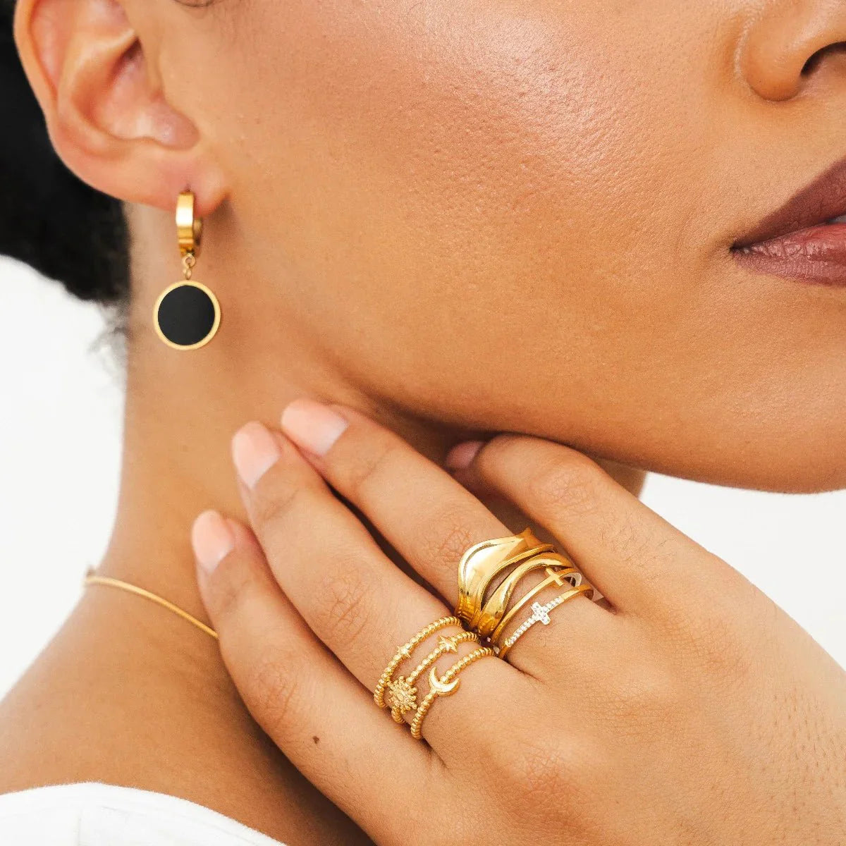 Pendiente colgante Noir bañado en oro de 18 quilates