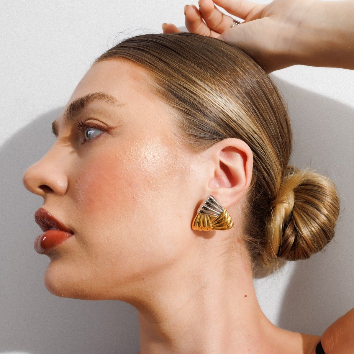 Pendientes Triad Shine con baño mixto de oro y plata