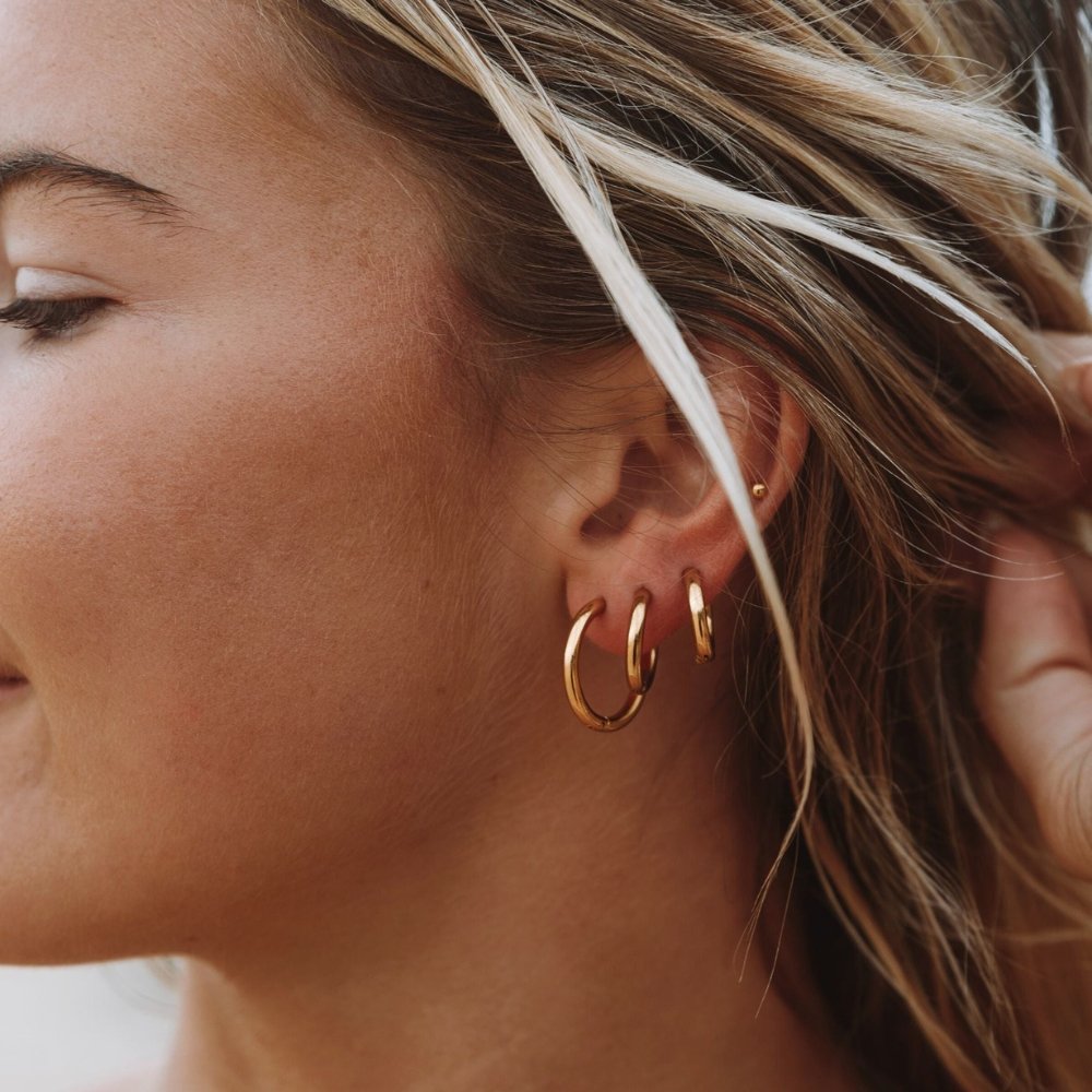 Trío de pendientes de aro bañados en oro de 18 quilates