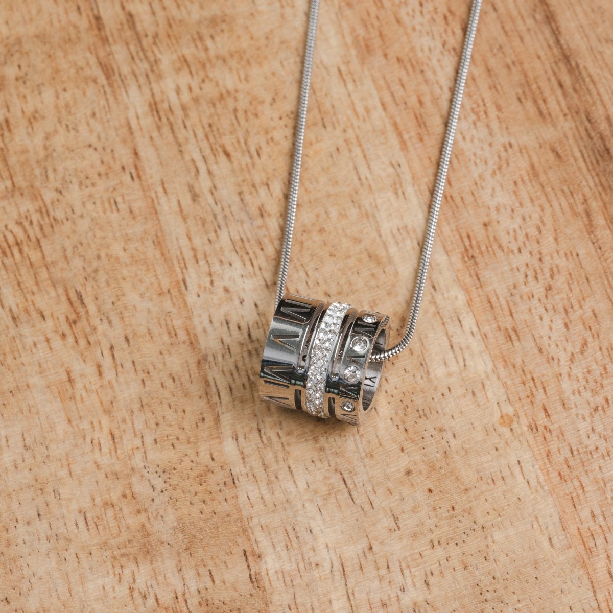 Collar de triple aro con números romanos - Plata