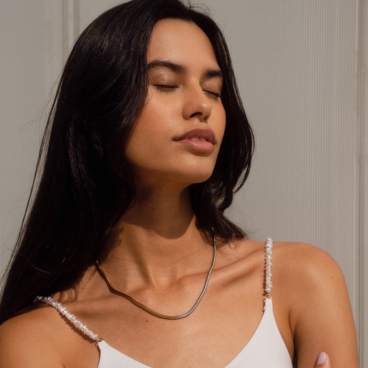 Collar de contraste de malla bañado en oro de 18 quilates