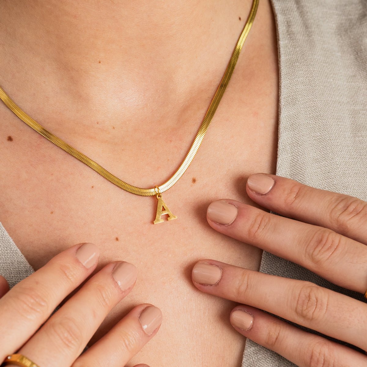 Collar con Letra Inicial Chapado en Oro de 18K