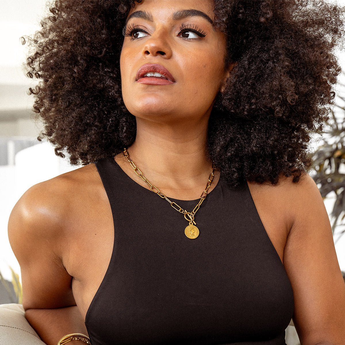 Collar de centavos de Nueva York bañado en oro de 18 quilates