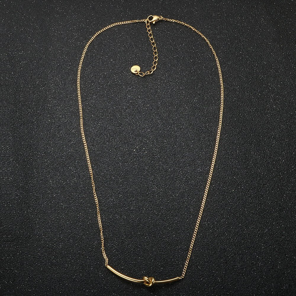 Collar de Nudo Chapado en Oro de 18k