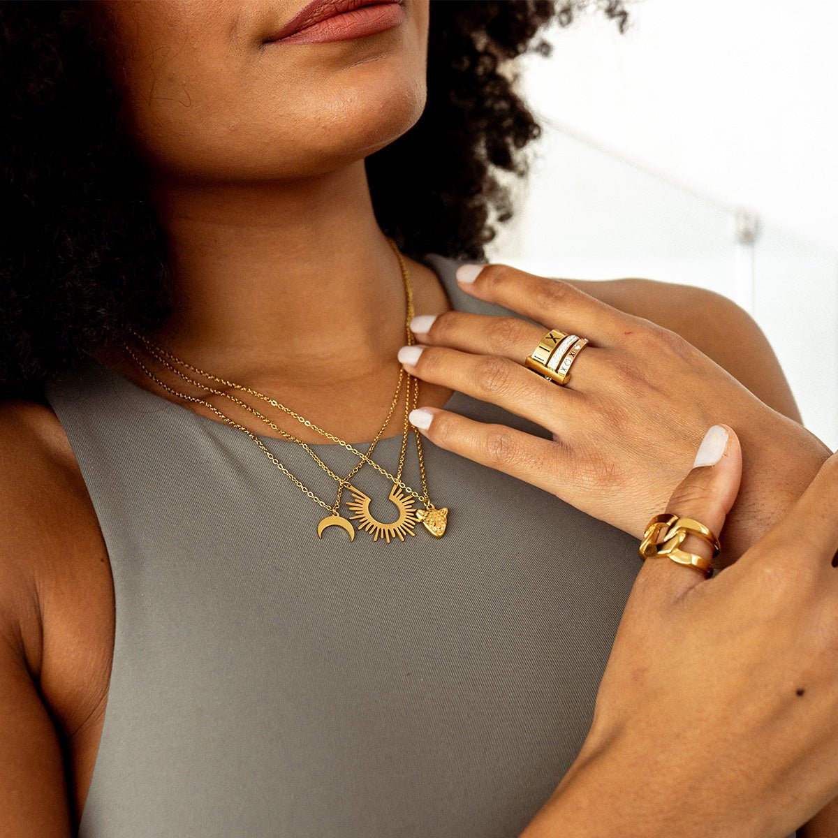 Collar con colgante de espiga bañado en oro de 18 quilates