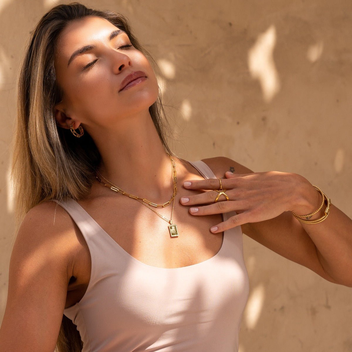 Collar con colgante Sunrise bañado en oro de 18 quilates