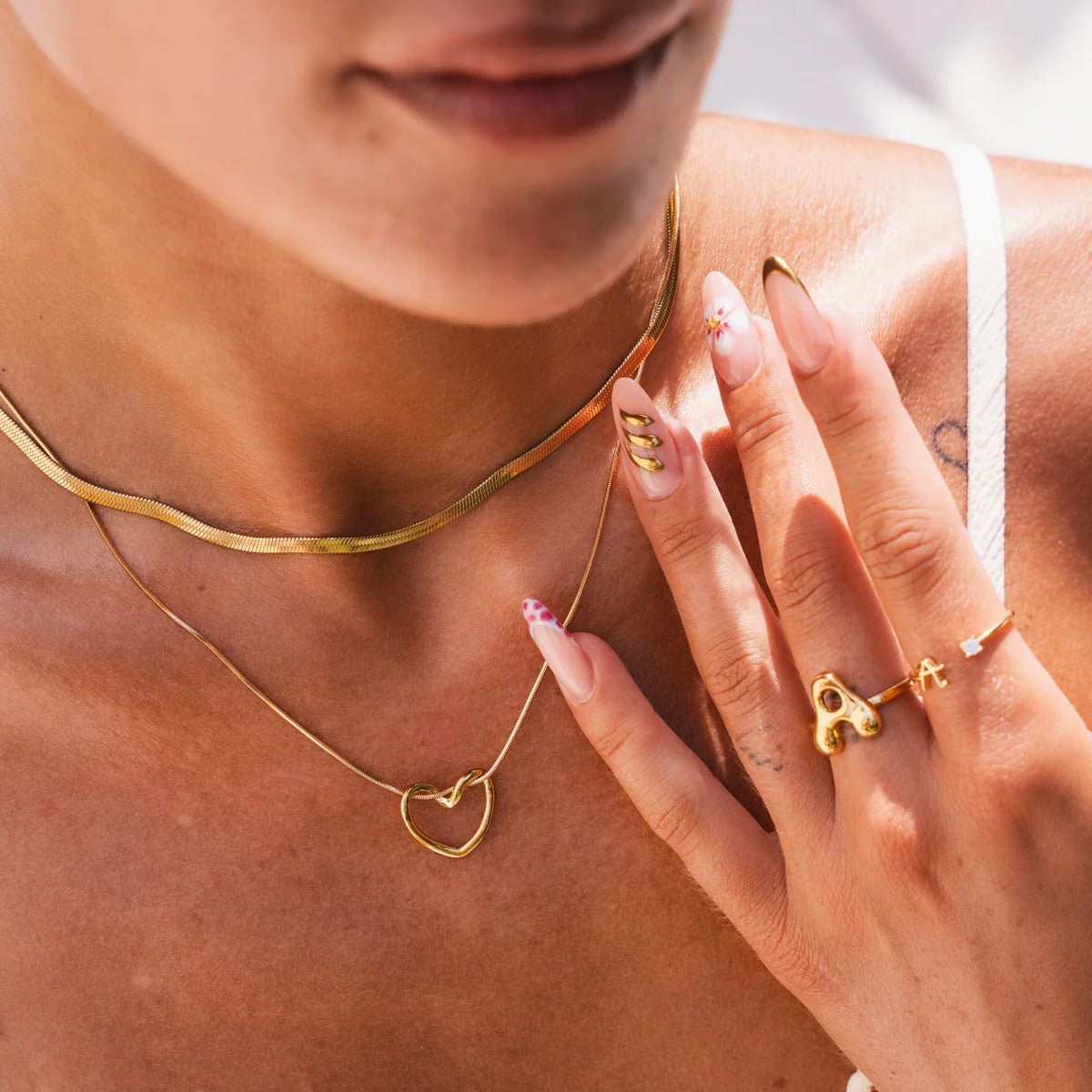 Collar minimalista de corazón mixto bañado en oro de 18 quilates