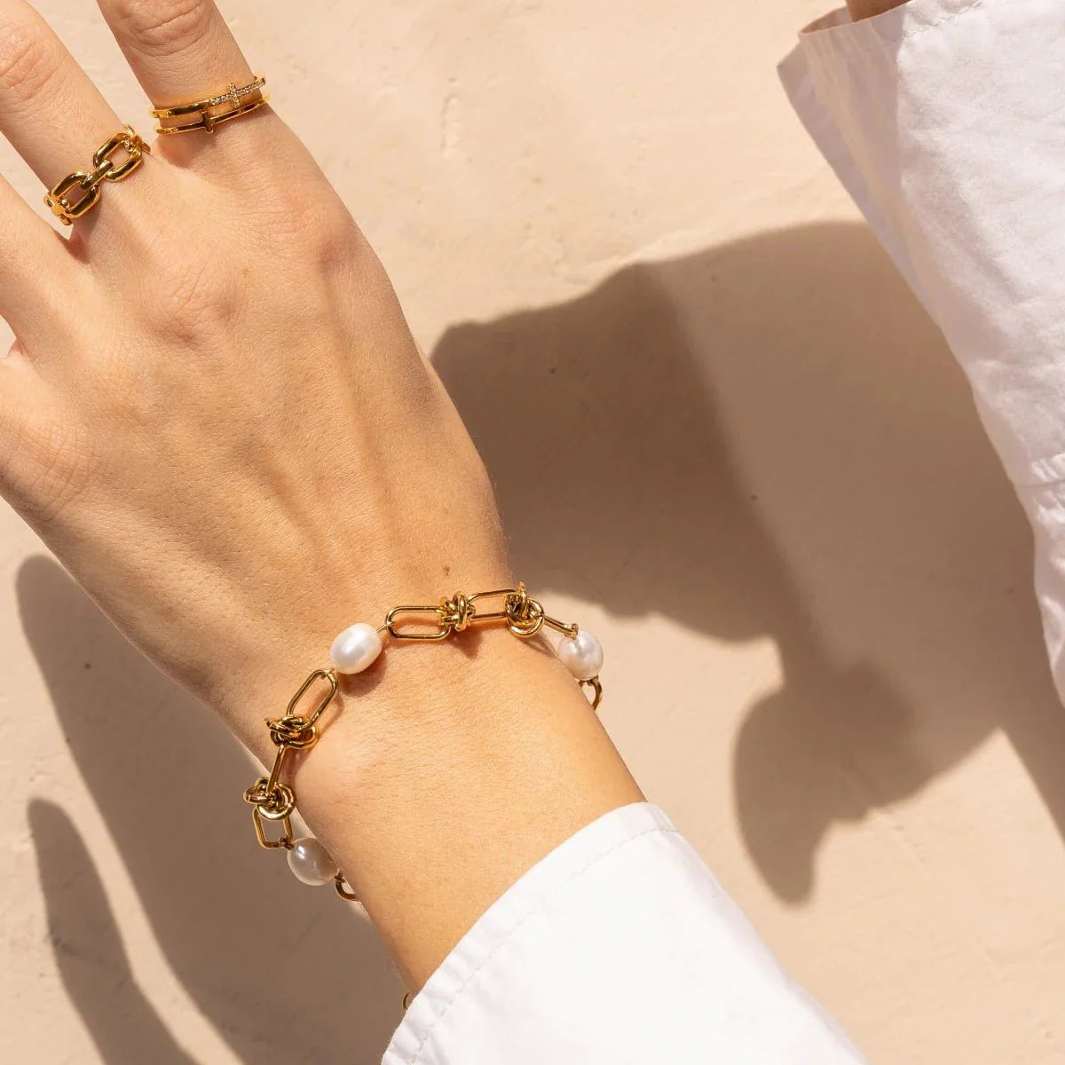 Pulsera Nudo y Perlas Baño Oro 18k