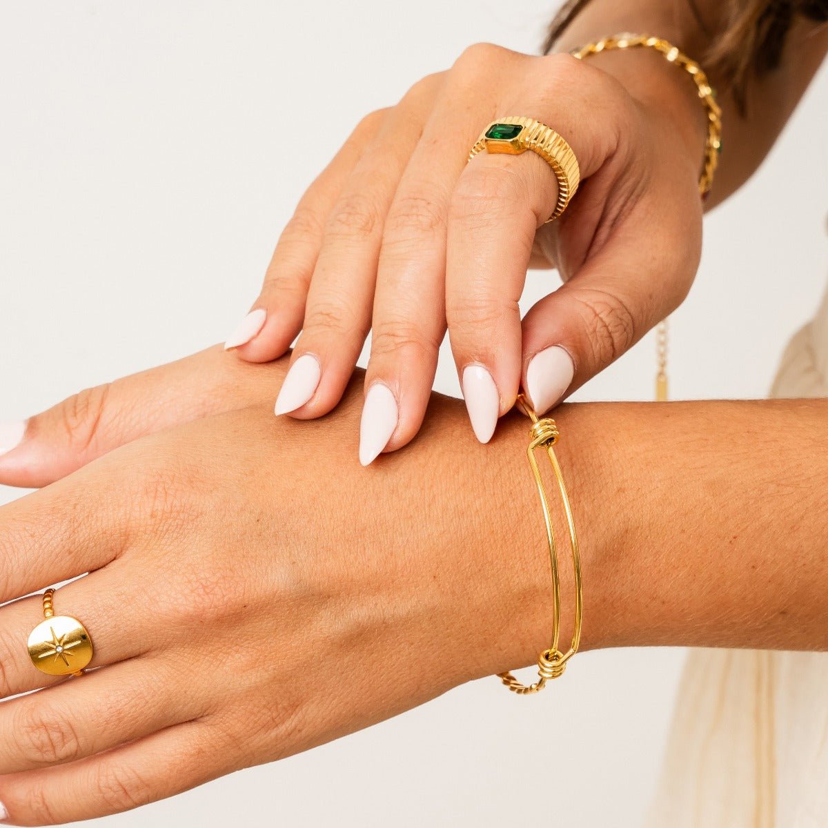 Anillo Capri Esmeralda bañado en oro de 18 k