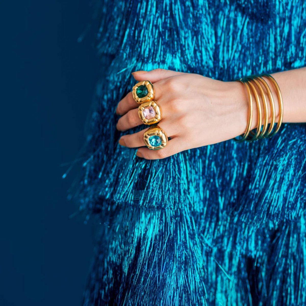 Anillo de cóctel Dulcis bañado en oro de 18 quilates