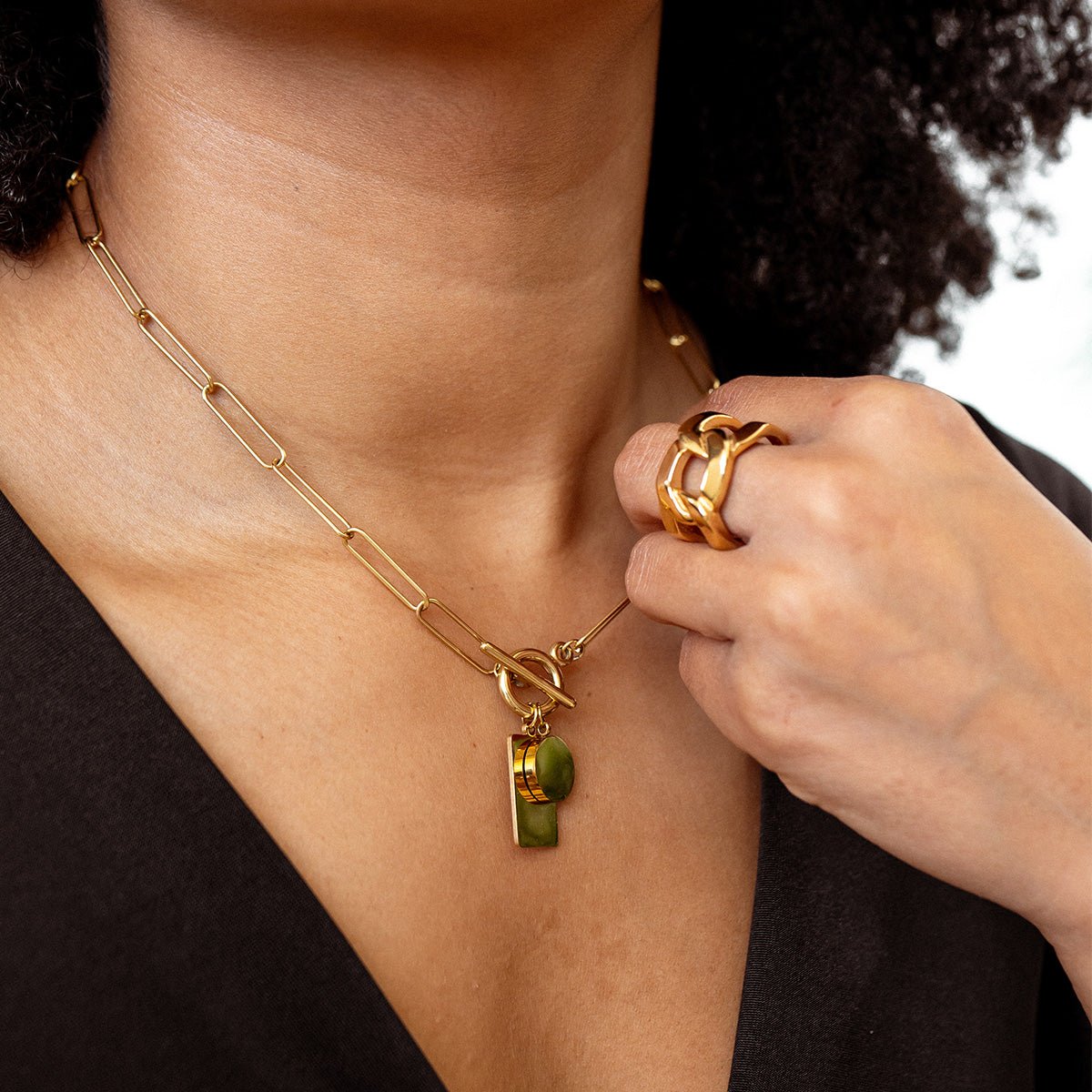 Anillo de doble eslabón bañado en oro de 18 quilates 