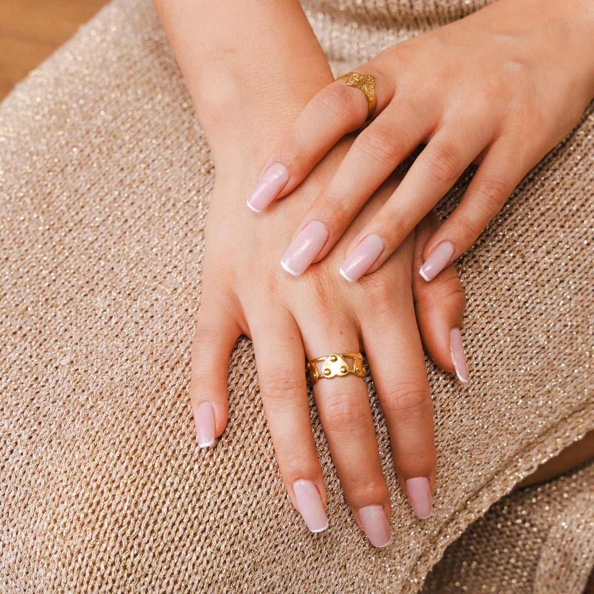 Anillo ajustable Corazón Eterno bañado en oro de 18 quilates