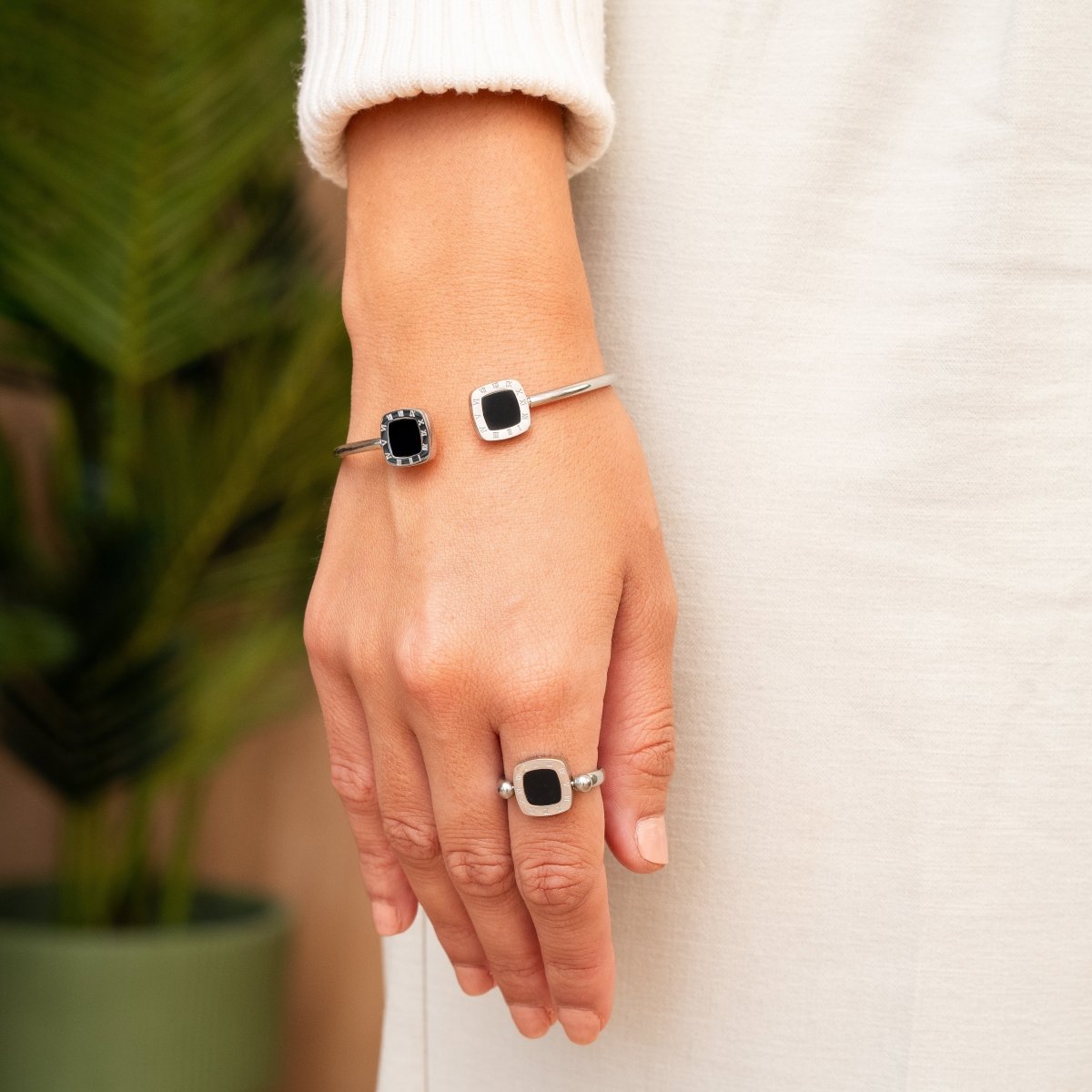 Anillo giratorio con dije cuadrado - Plata