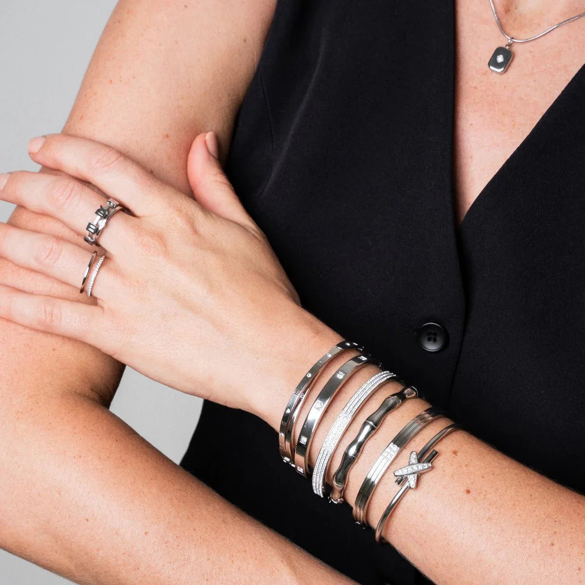 Pulsera de números romanos entrelazados - Plata