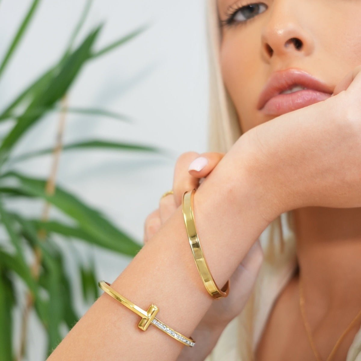 Pulsera T-Bar Elegance bañada en oro de 18 k