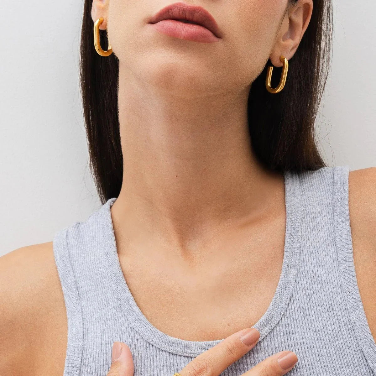 Pendiente de aro Piper bañado en oro de 18 k