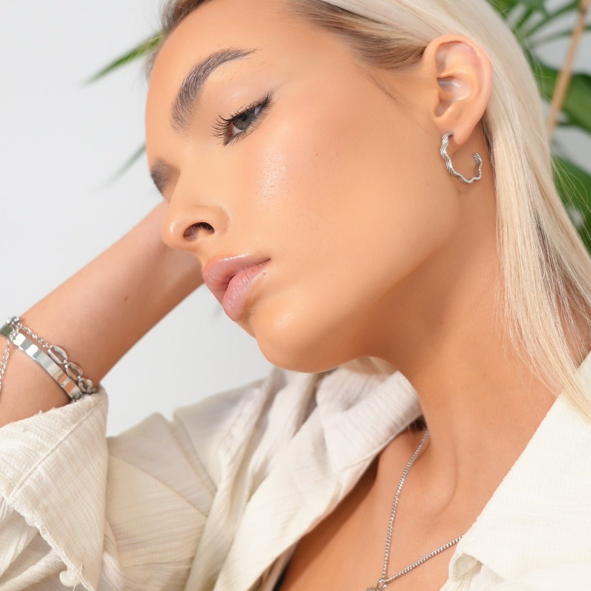 Pendiente de aro con textura ondulada - Plata