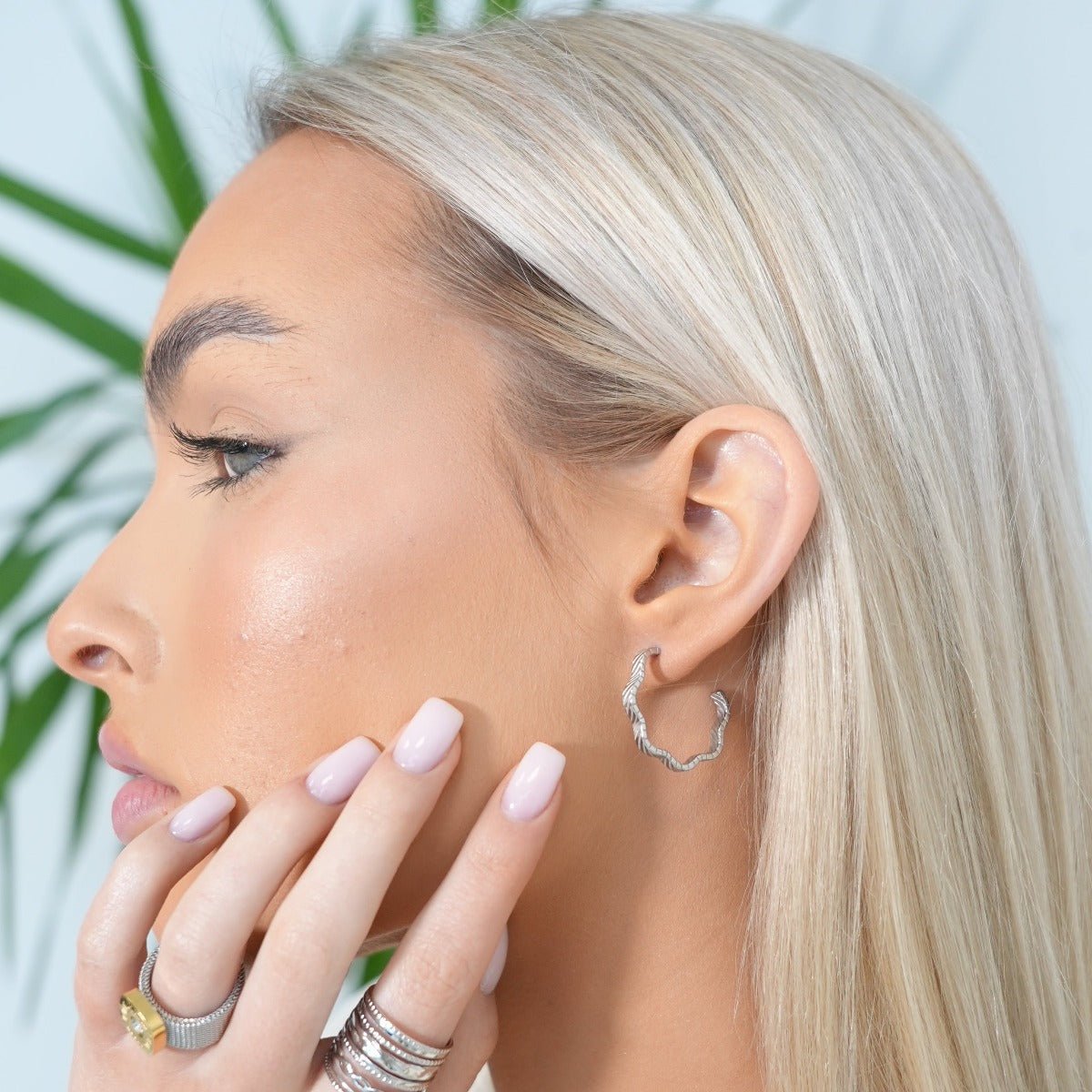 Pendiente de aro con textura ondulada - Plata