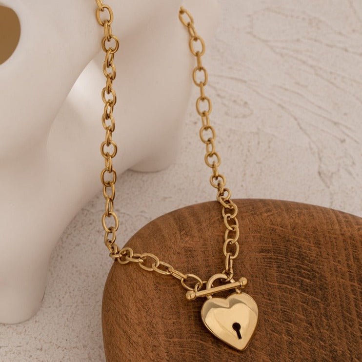 Collar Corazón Amor Eterno Chapado en Oro 18k