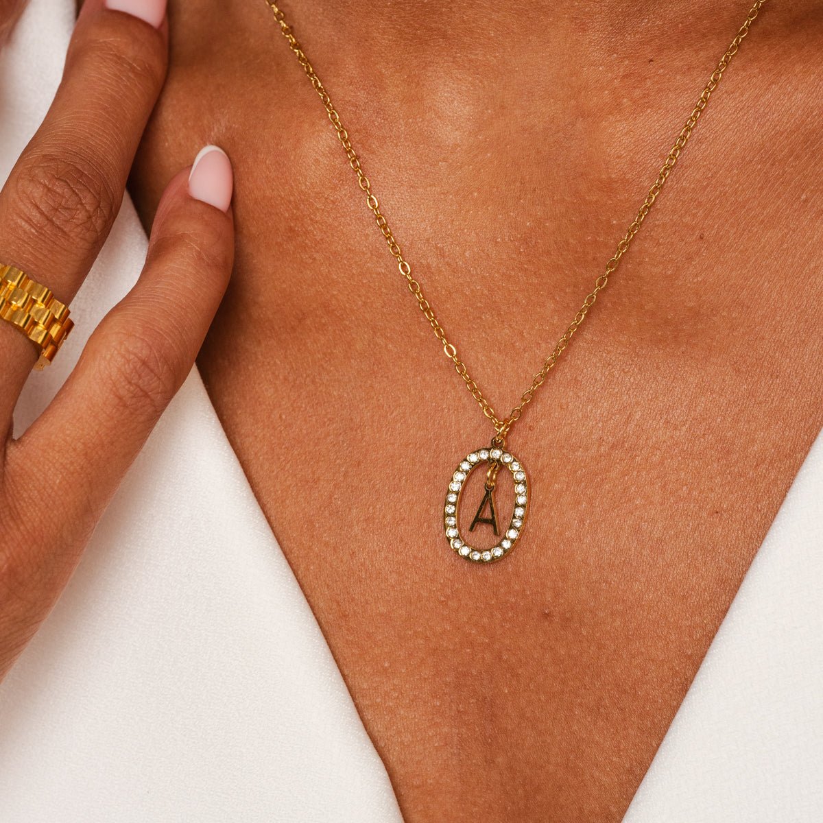 Collar con Prisma y Letra Inicial Chapado en Oro de 18 K