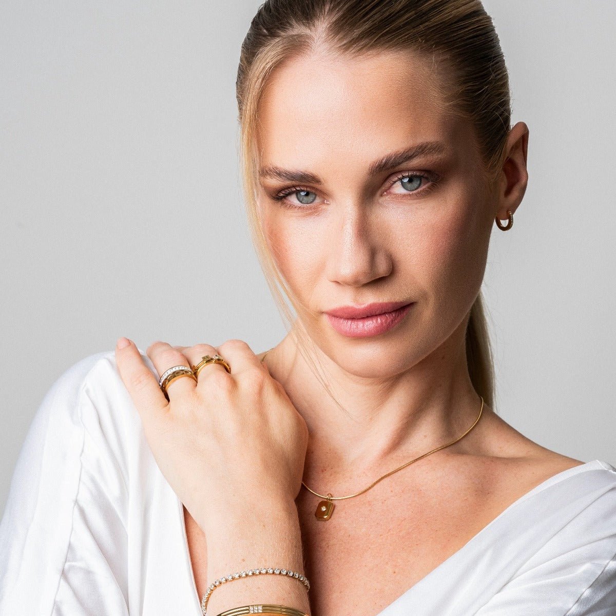 Collar colgante Shine bañado en oro de 18 quilates