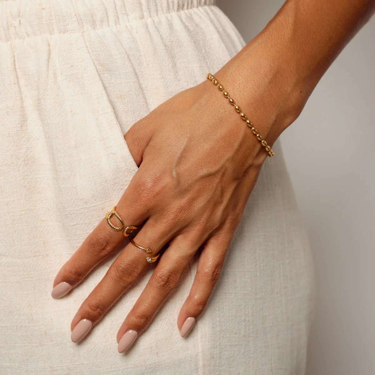 Pulsera de cadena bañada en oro con cuentas de 18 quilates