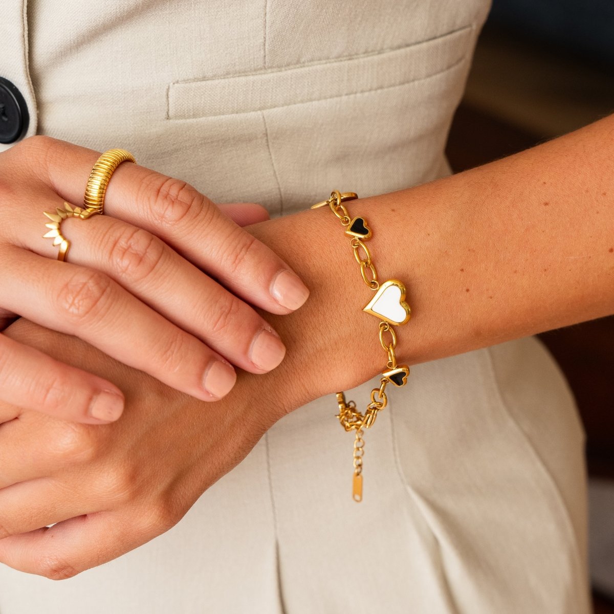 Pulsera monocromática Love Glow bañada en oro de 18 quilates