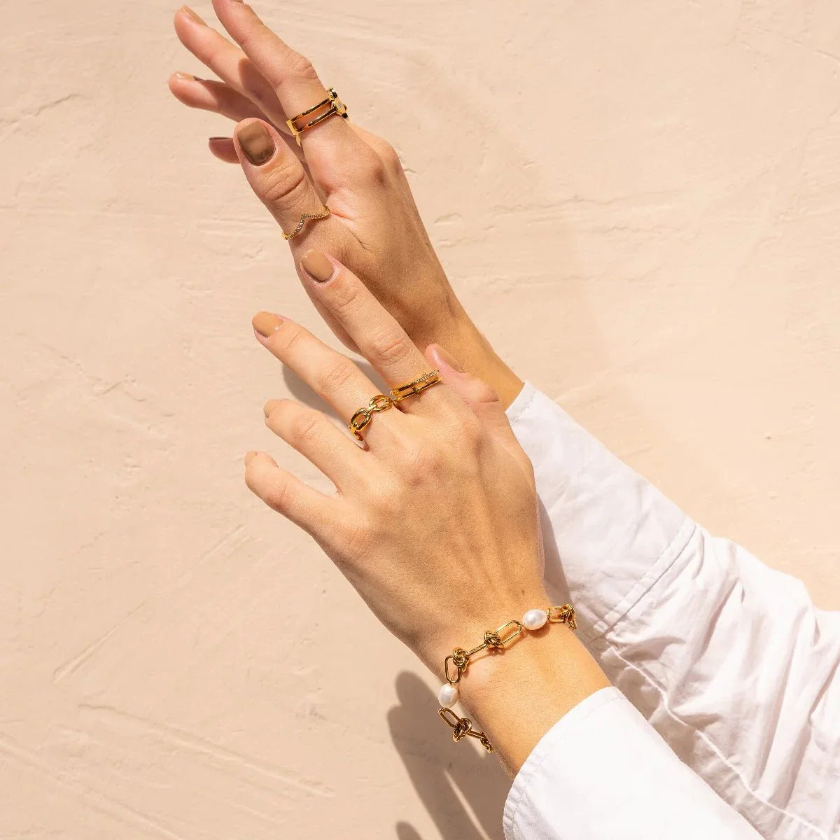 Pulsera Nudo y Perlas Baño Oro 18k