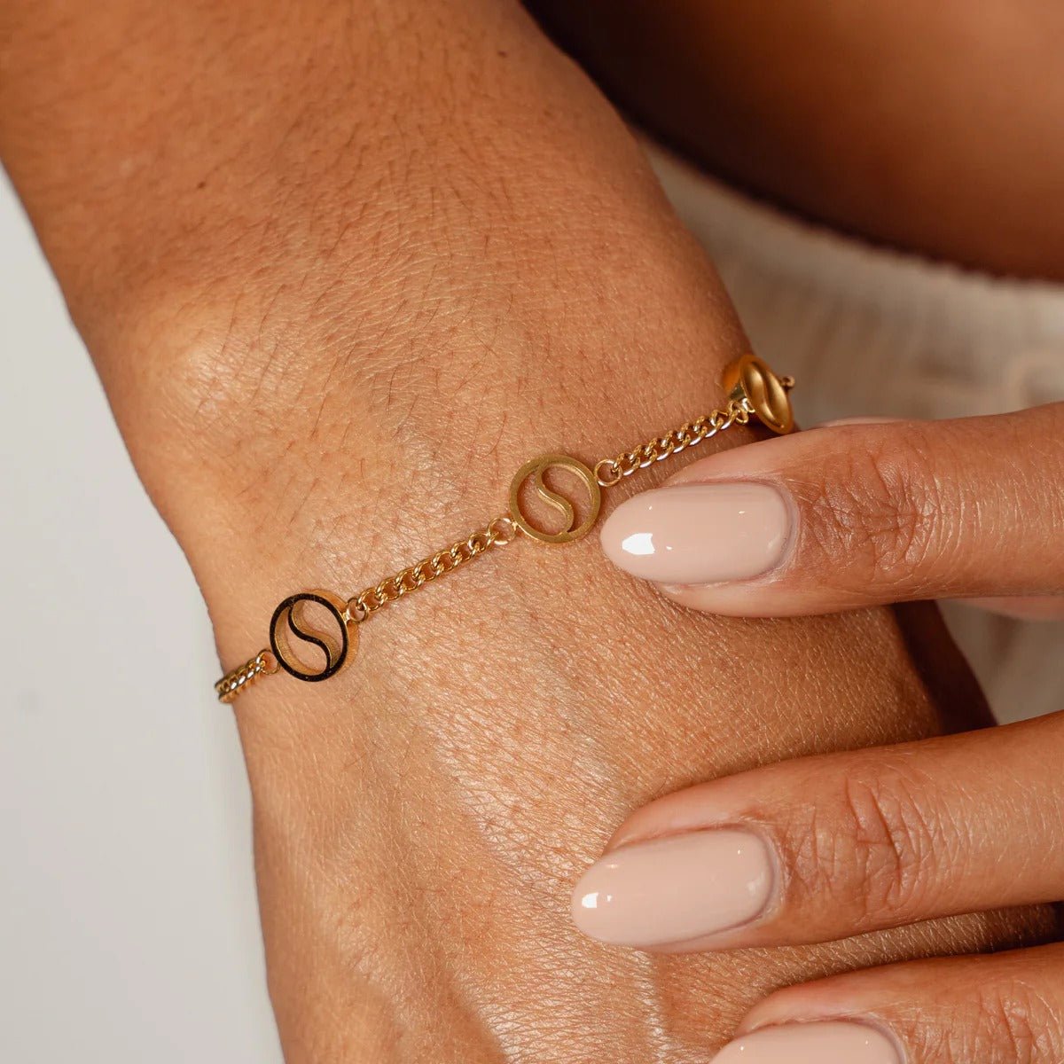 Pulsera colgante Sierra bañada en oro de 18 quilates