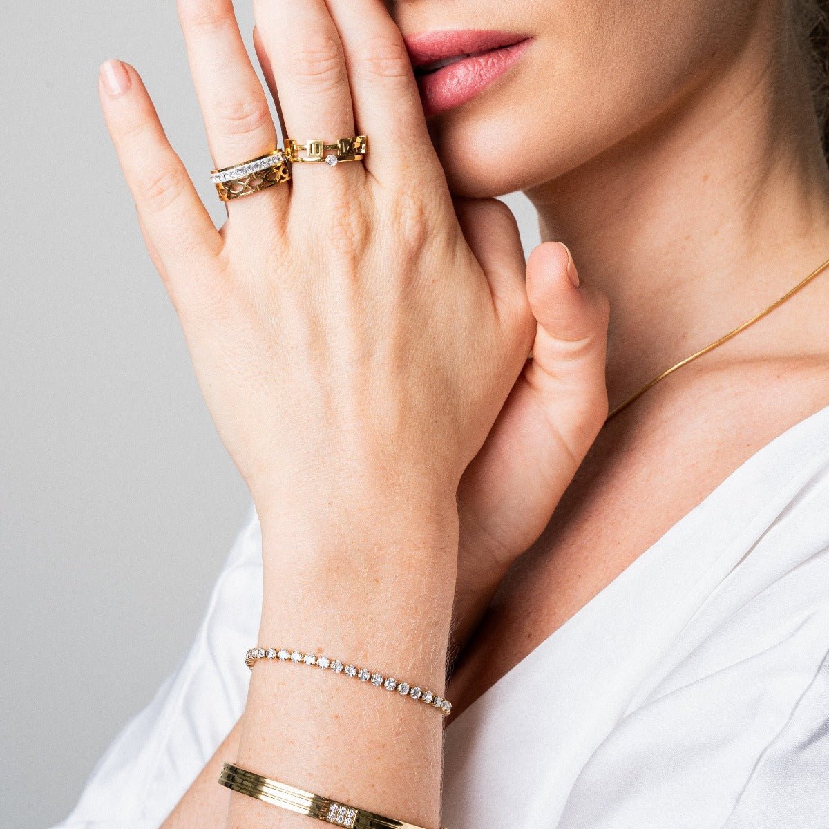 Pulsera Riviera Ajustable Revyora Baño de Oro 18k